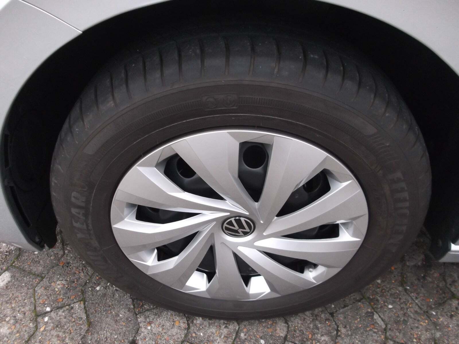 Sølv VW Polo fra 2021