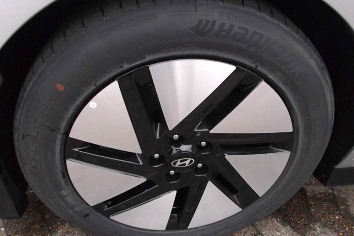 Sølv Hyundai Ioniq 6 fra 2025