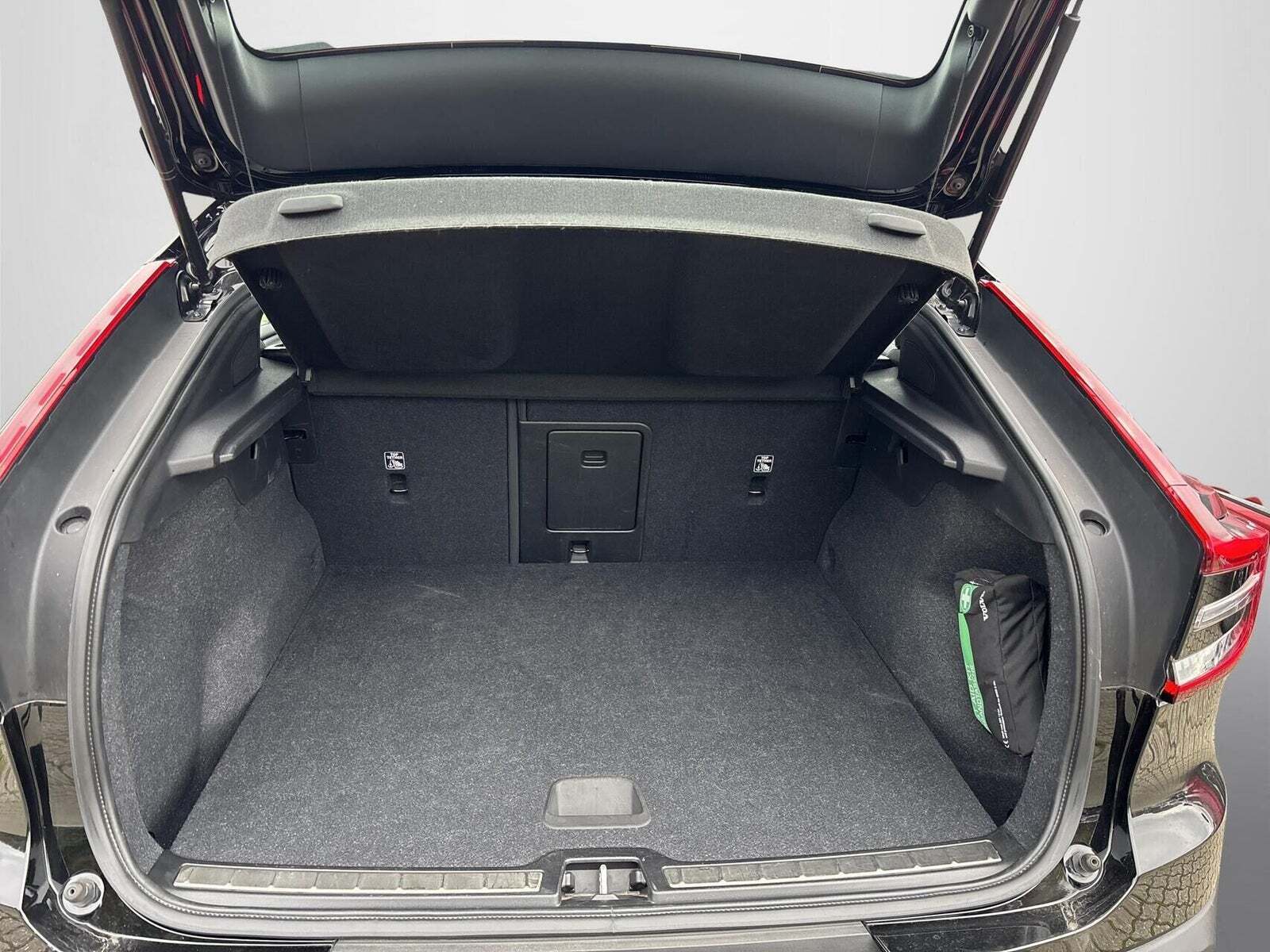 Sort Volvo C40 fra 2023