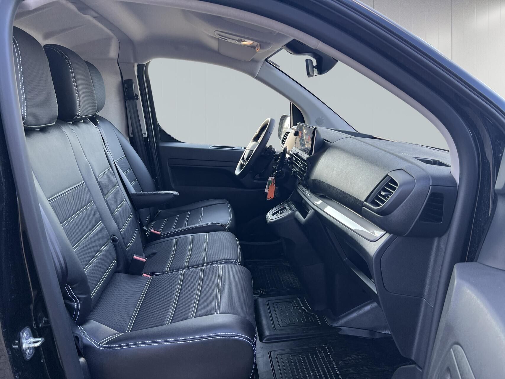 Sort Toyota ProAce fra 2024