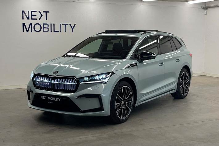 Blå Skoda Enyaq fra 2022 set udefra