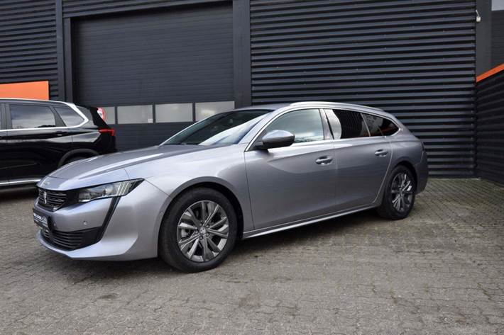 Grå Peugeot 508 fra 2019