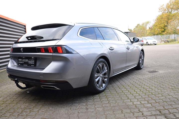 Grå Peugeot 508 fra 2019
