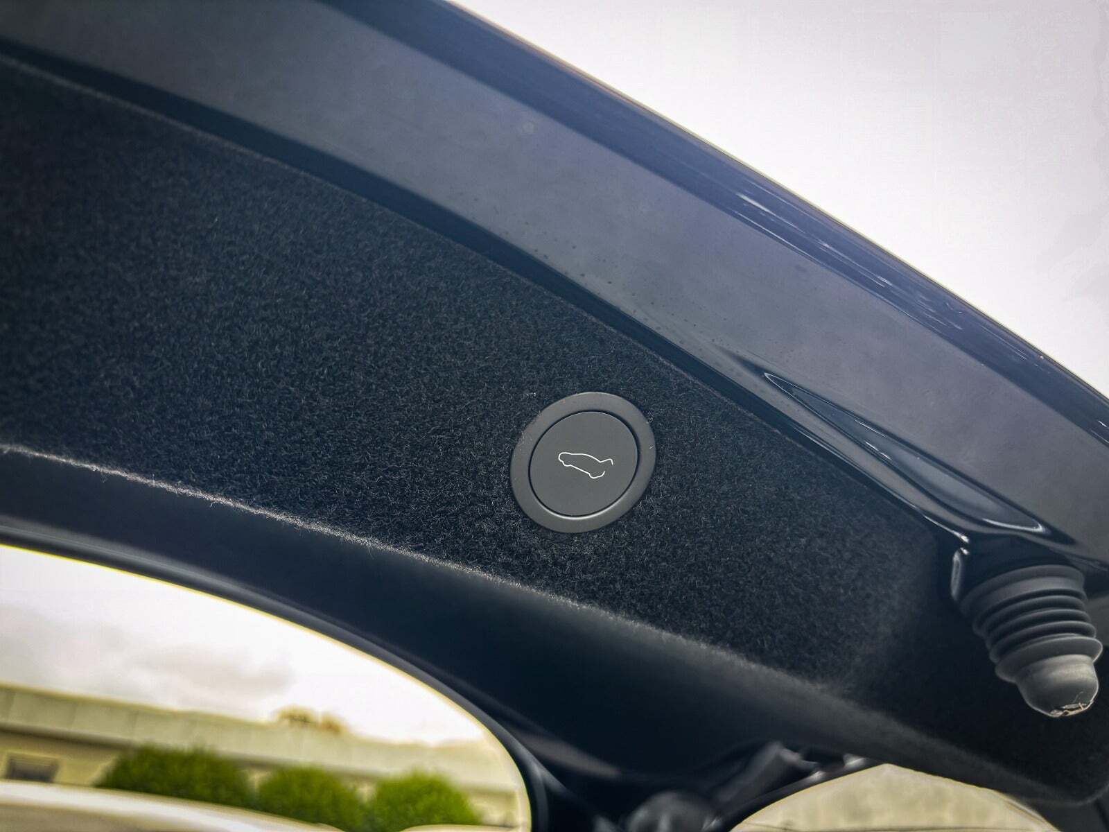 Sort Tesla Model 3 fra 2024