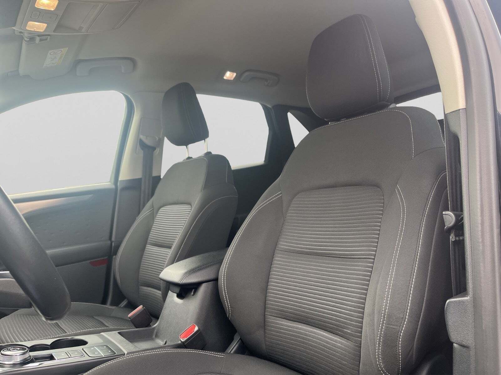 Sort Ford Kuga fra 2020