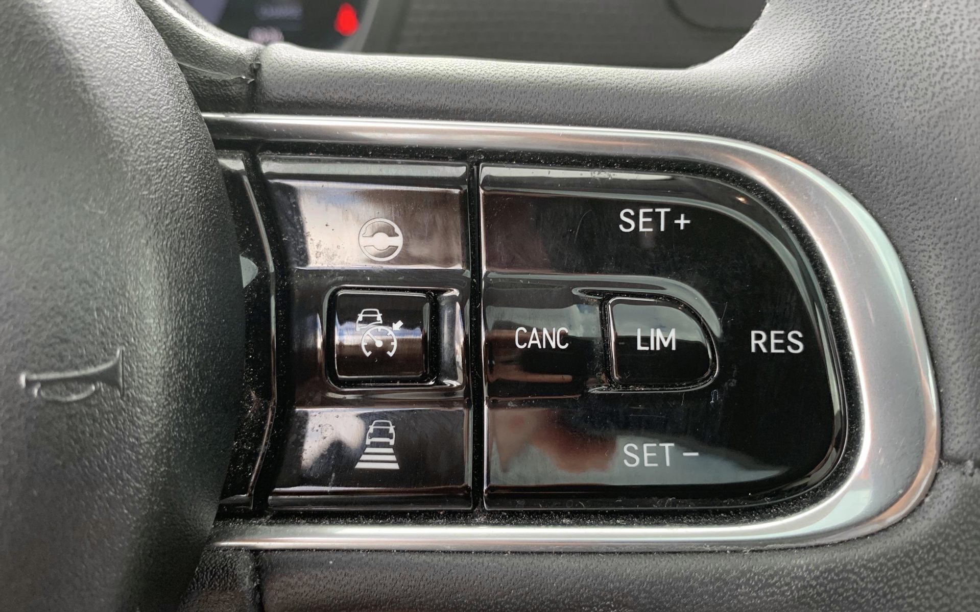 Hvid Fiat 500e fra 2023