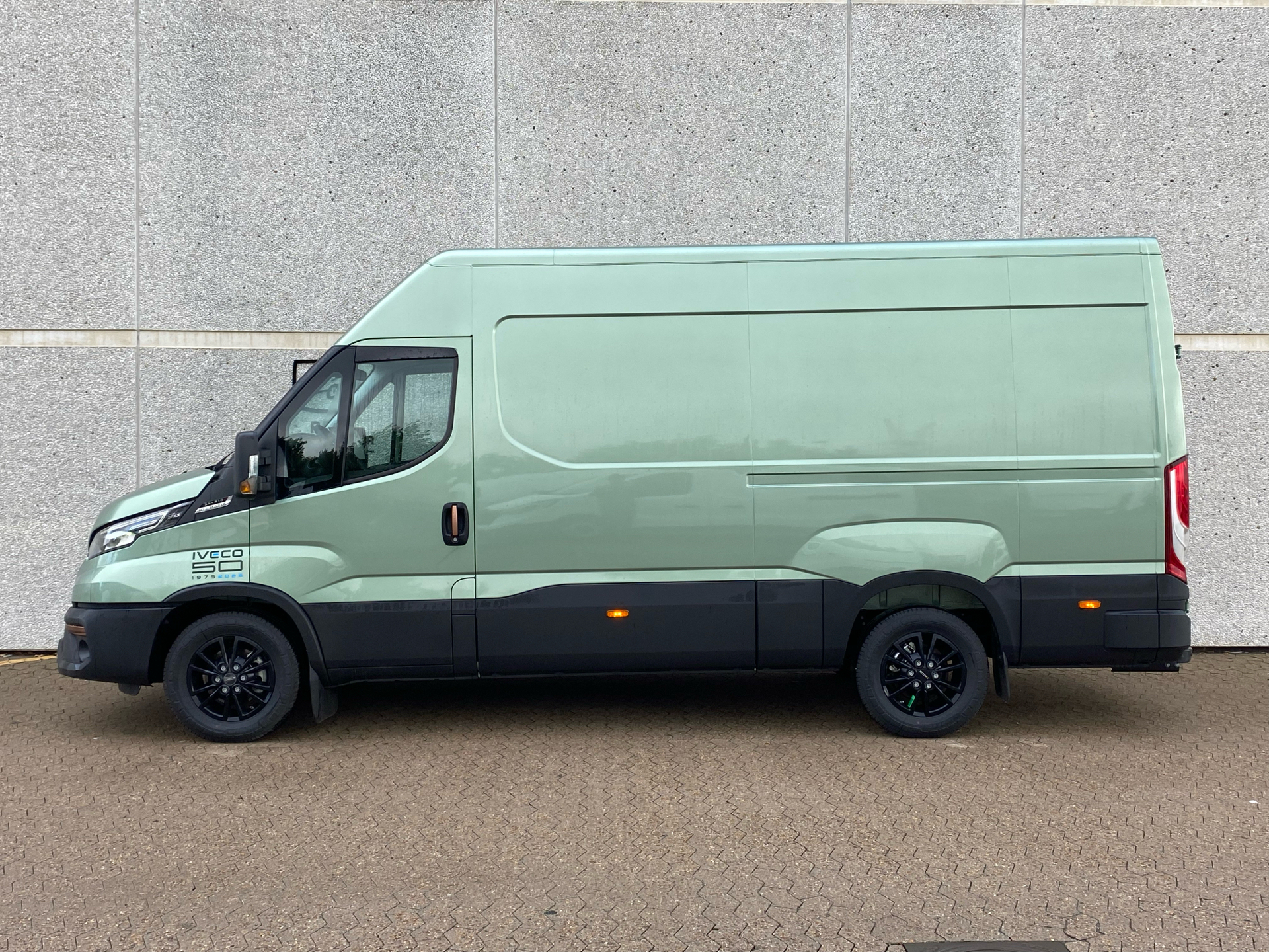 Iveco Daily 3,0 35S21 12m3 D Forza Hi-Matic 210HK Van 8g Aut.