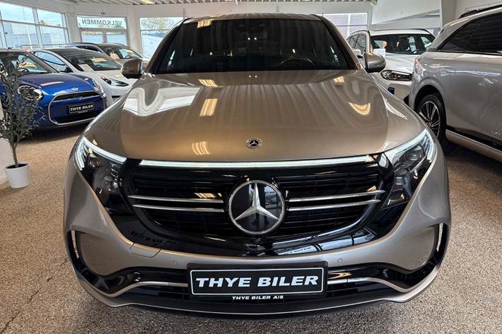 Orange Mercedes EQC400 fra 2023