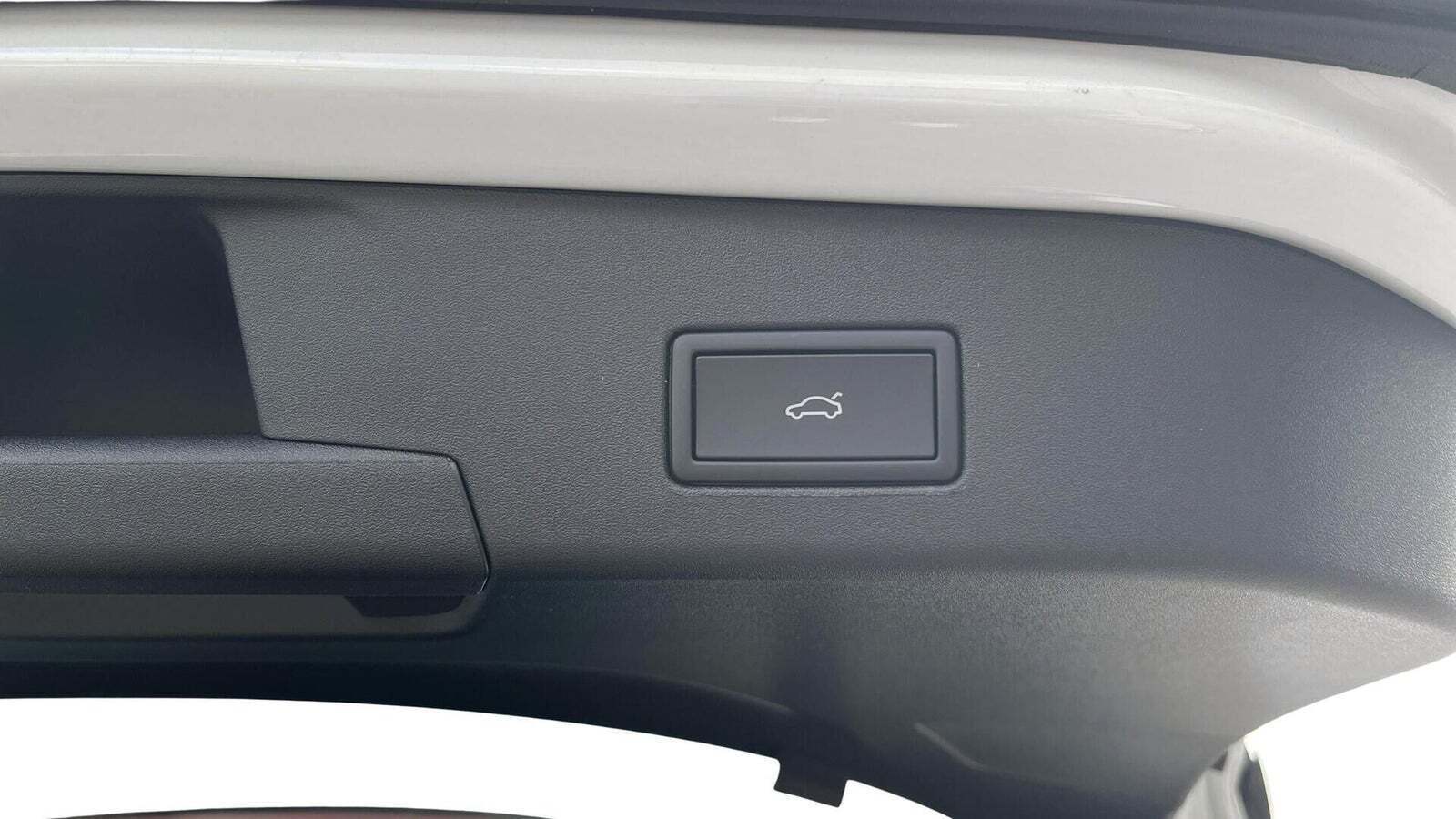 Hvid VW ID.4 fra 2025