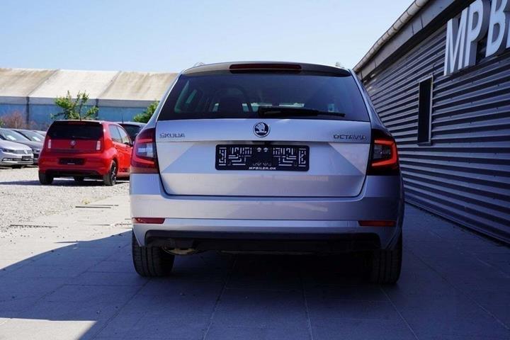 Sølv Skoda Octavia fra 2018