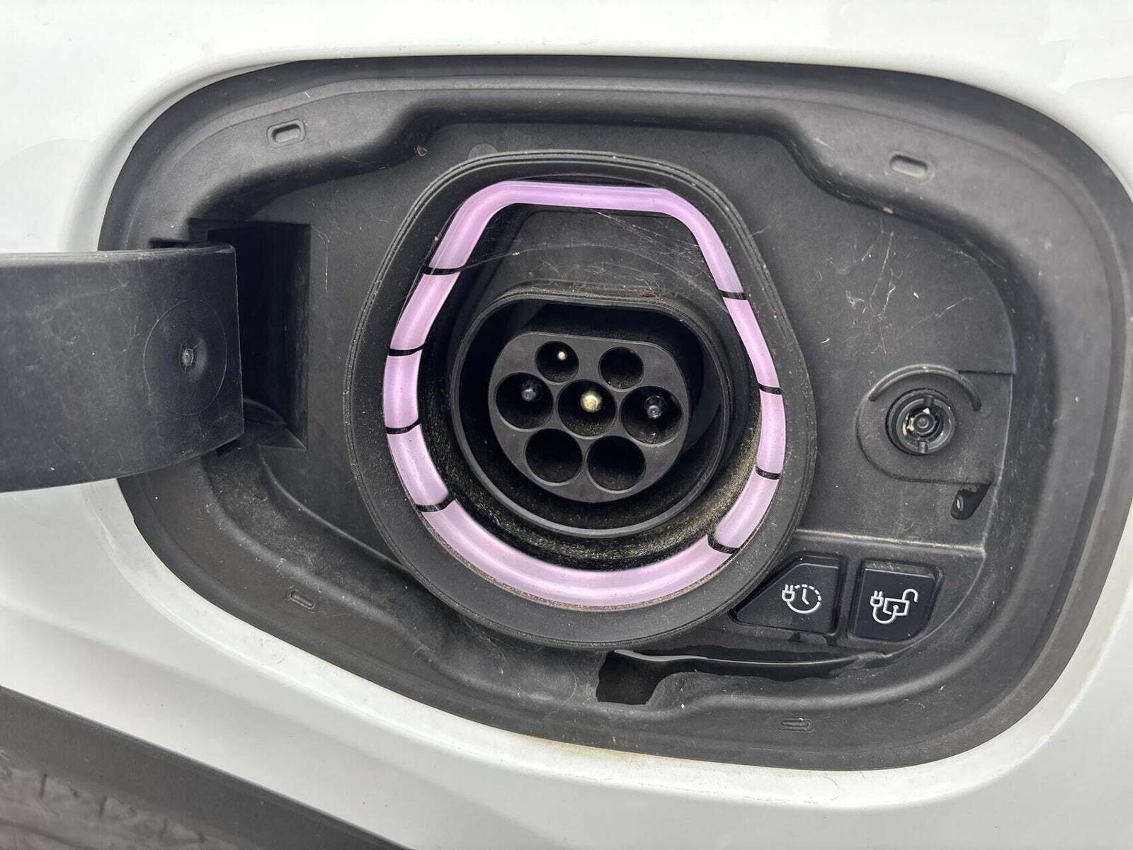 Hvid Ford Kuga fra 2022