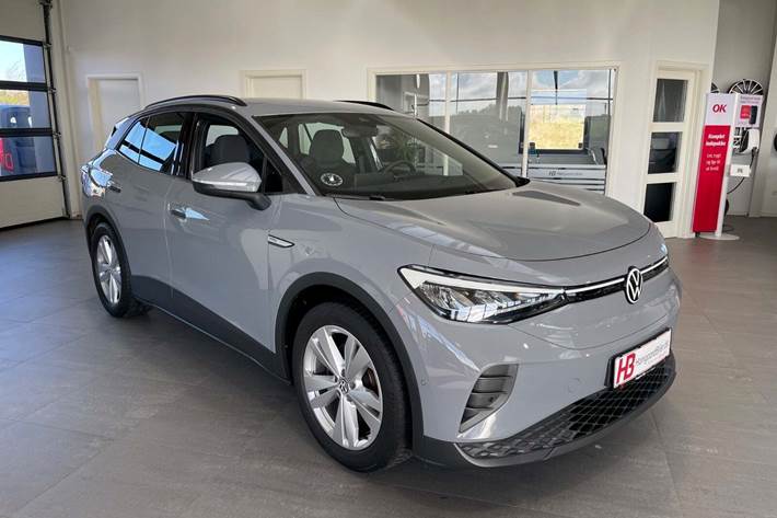 Grå VW ID.4 fra 2022 set udefra