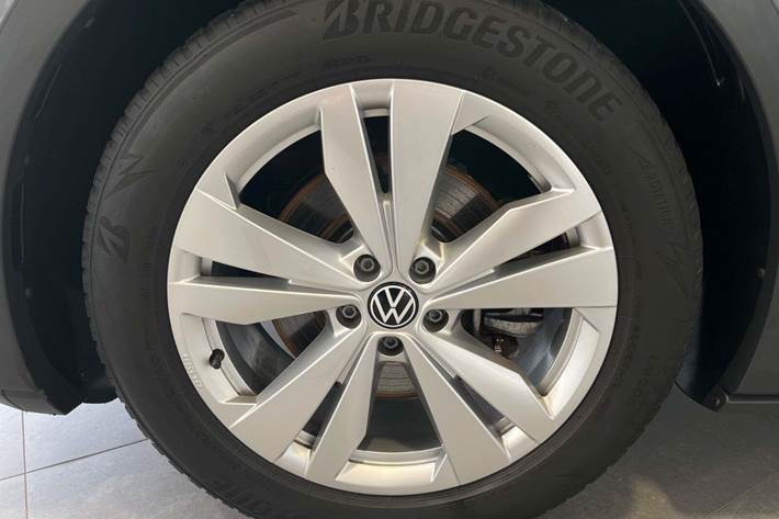 Grå VW ID.4 fra 2022