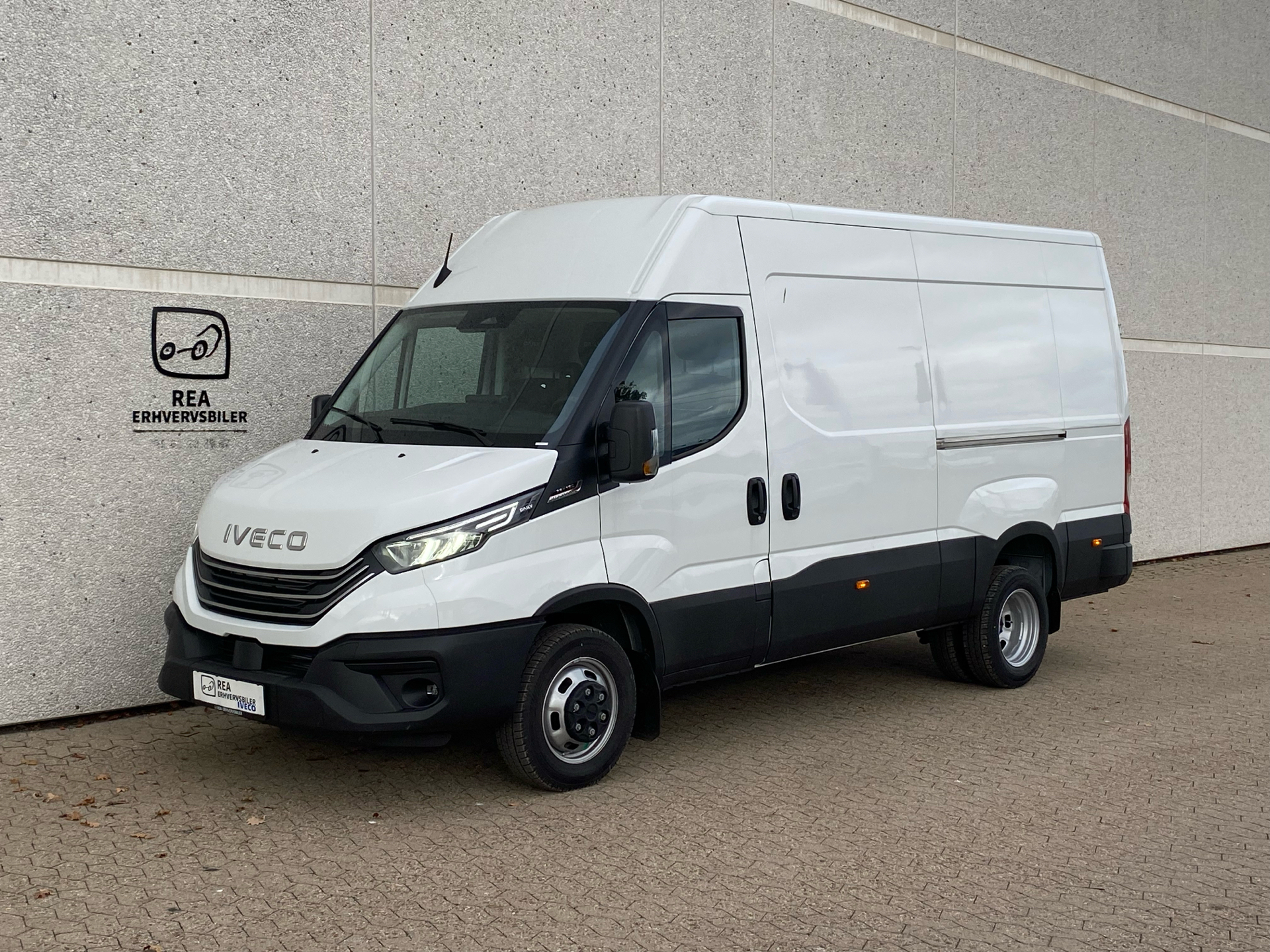Iveco Daily 3,0 35C18 12m3 D Hi-Matic 180HK Van 8g Aut.