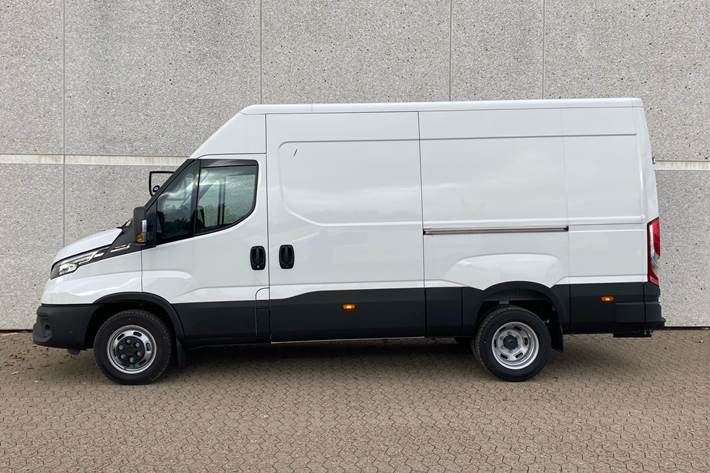 Hvid Iveco Daily fra 2025