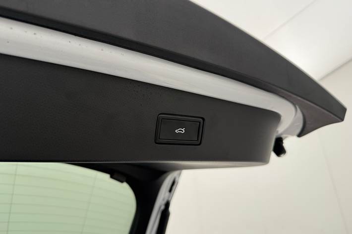 Hvid Cupra Tavascan fra 2025