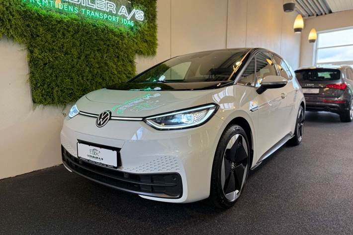 Hvid VW ID.3 fra 2021 set udefra