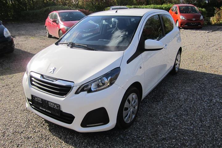 Hvid Peugeot 108 fra 2015 set udefra