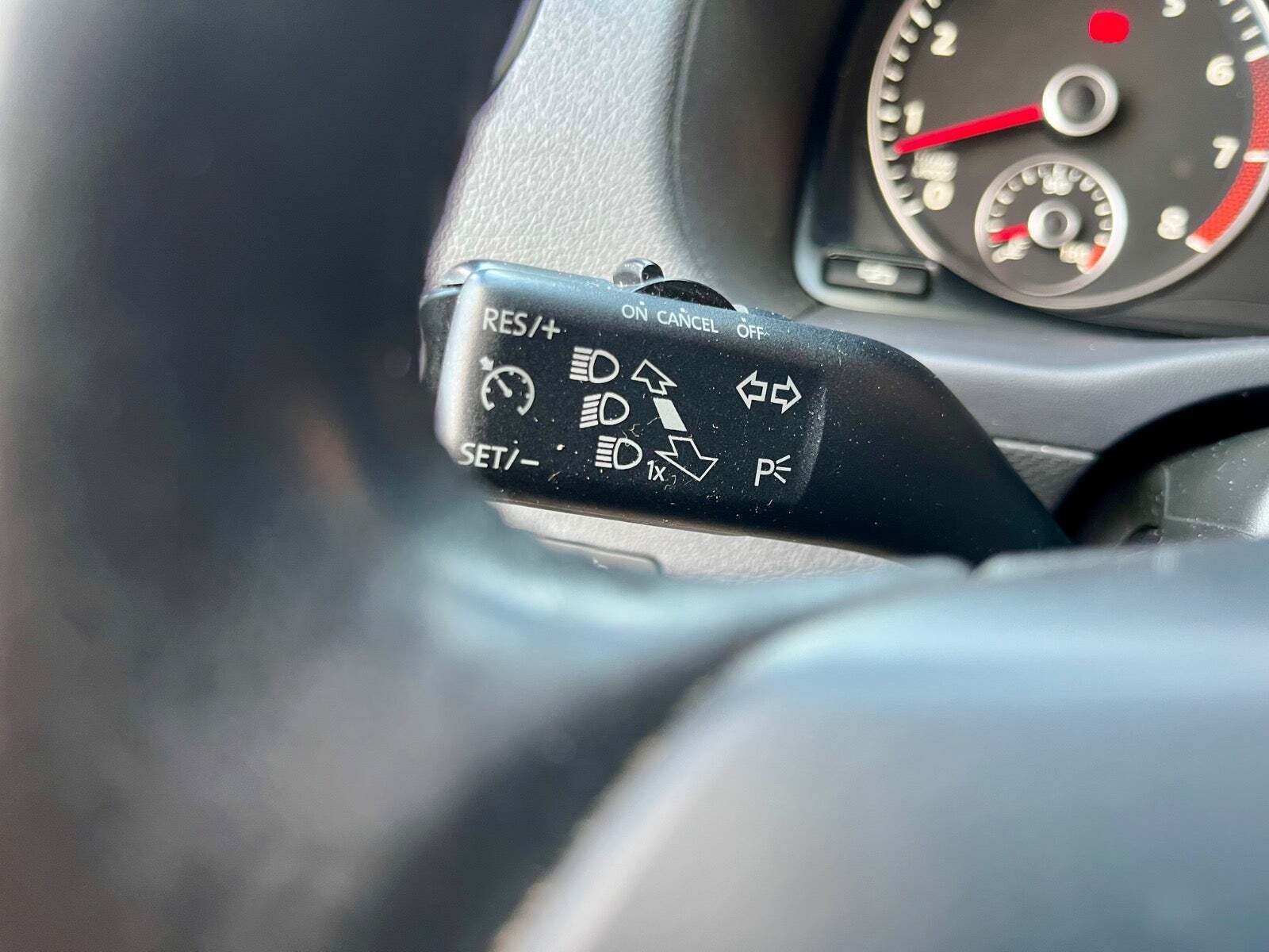 Rød VW Caddy fra 2011