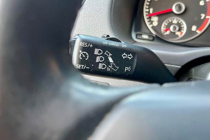 Rød VW Caddy fra 2011