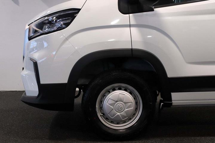 Hvid Maxus Deliver9 fra 2025