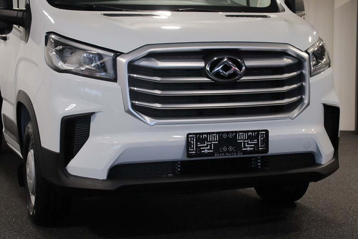 Hvid Maxus Deliver9 fra 2025