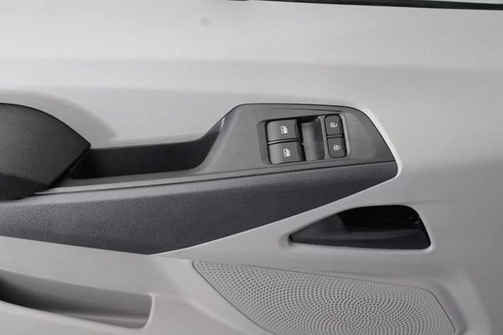 Hvid Maxus Deliver9 fra 2025