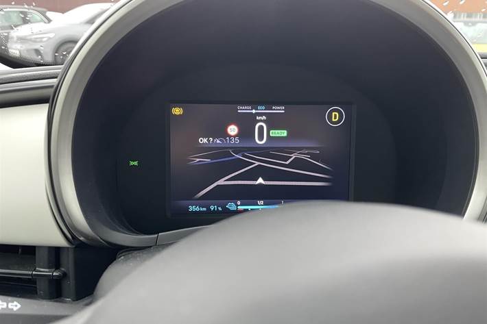 Beige Fiat 600e fra 2024