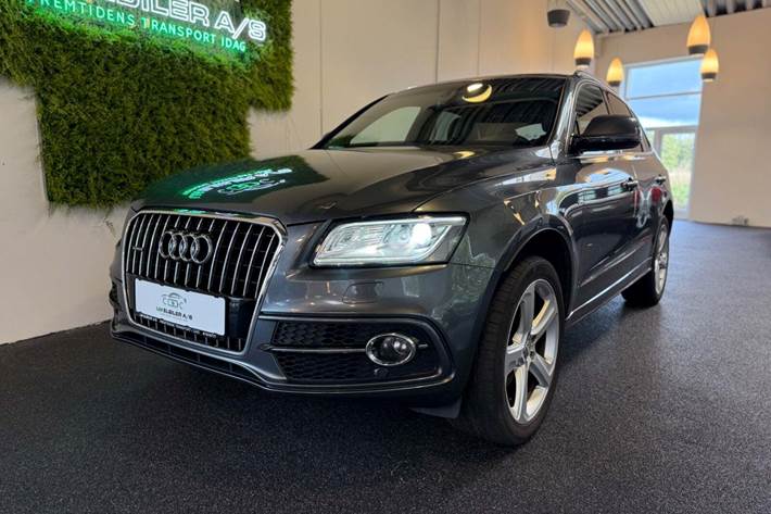 Grå Audi Q5 fra 2016 set udefra