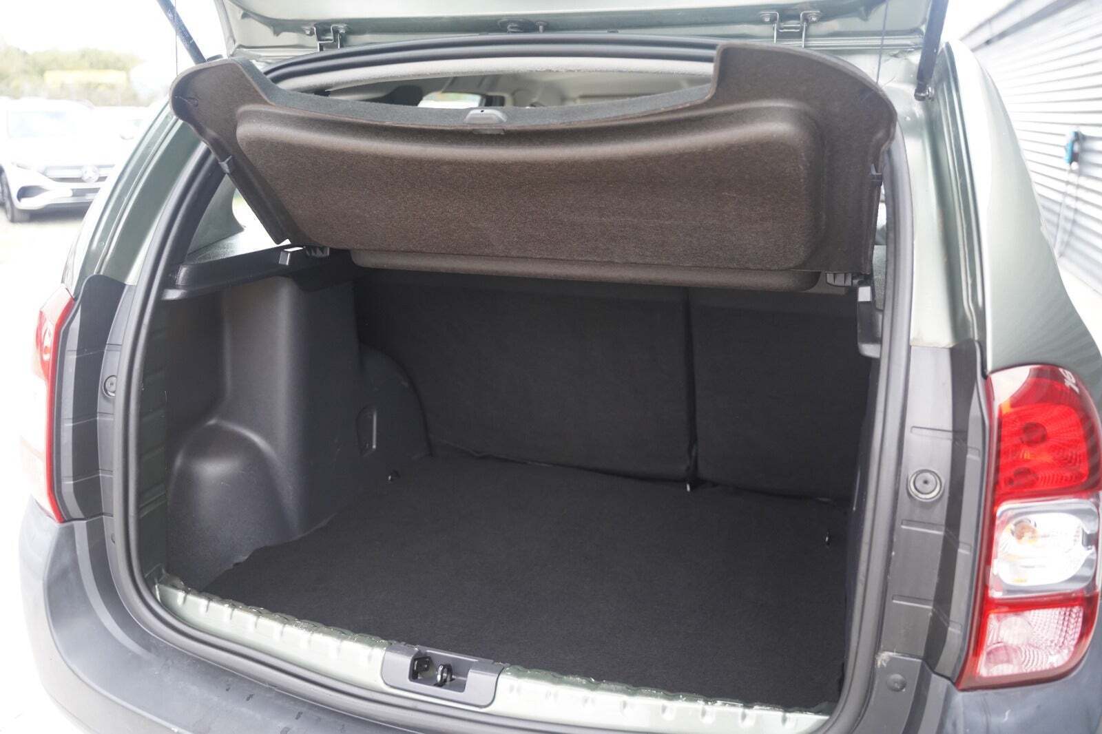 Grøn Dacia Duster fra 2015