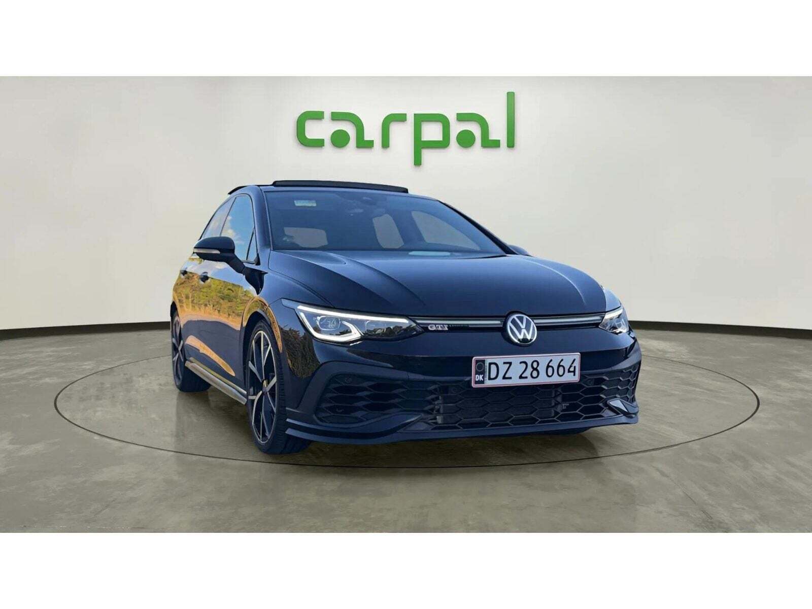 Sort VW Golf VIII fra 2022 set udefra