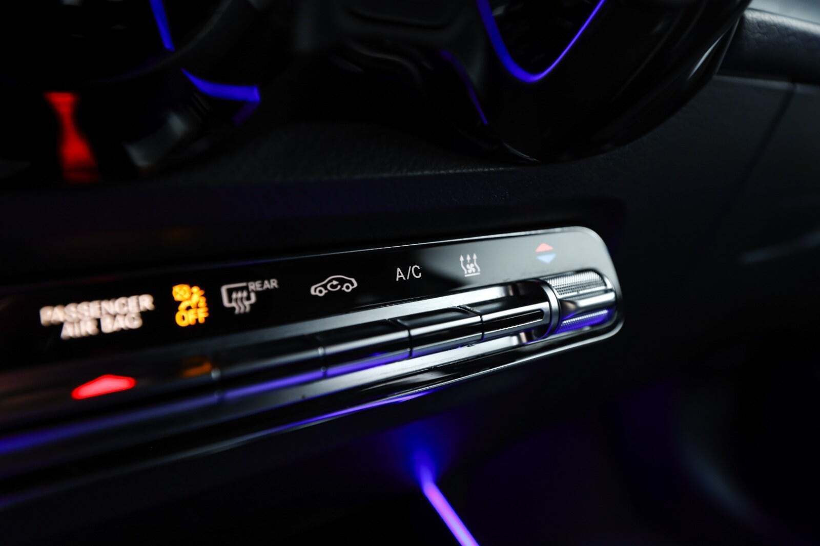 Sort Mercedes EQB250 fra 2023