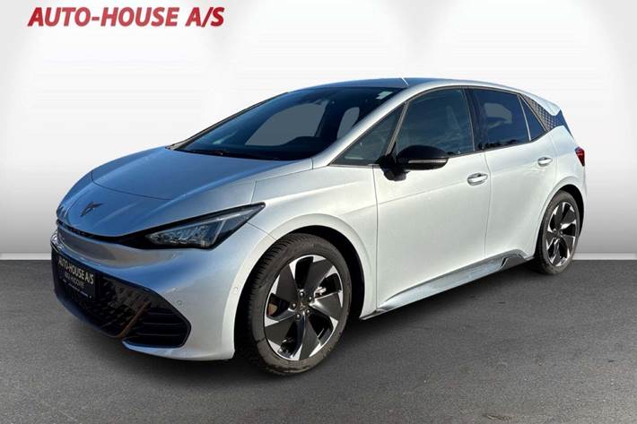 Sølv Cupra Born fra 2023 set udefra