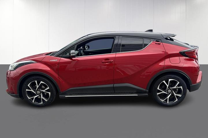 Rød Toyota C-HR fra 2019
