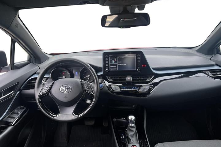 Rød Toyota C-HR fra 2019