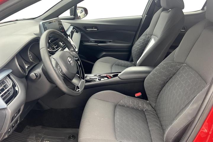 Rød Toyota C-HR fra 2019