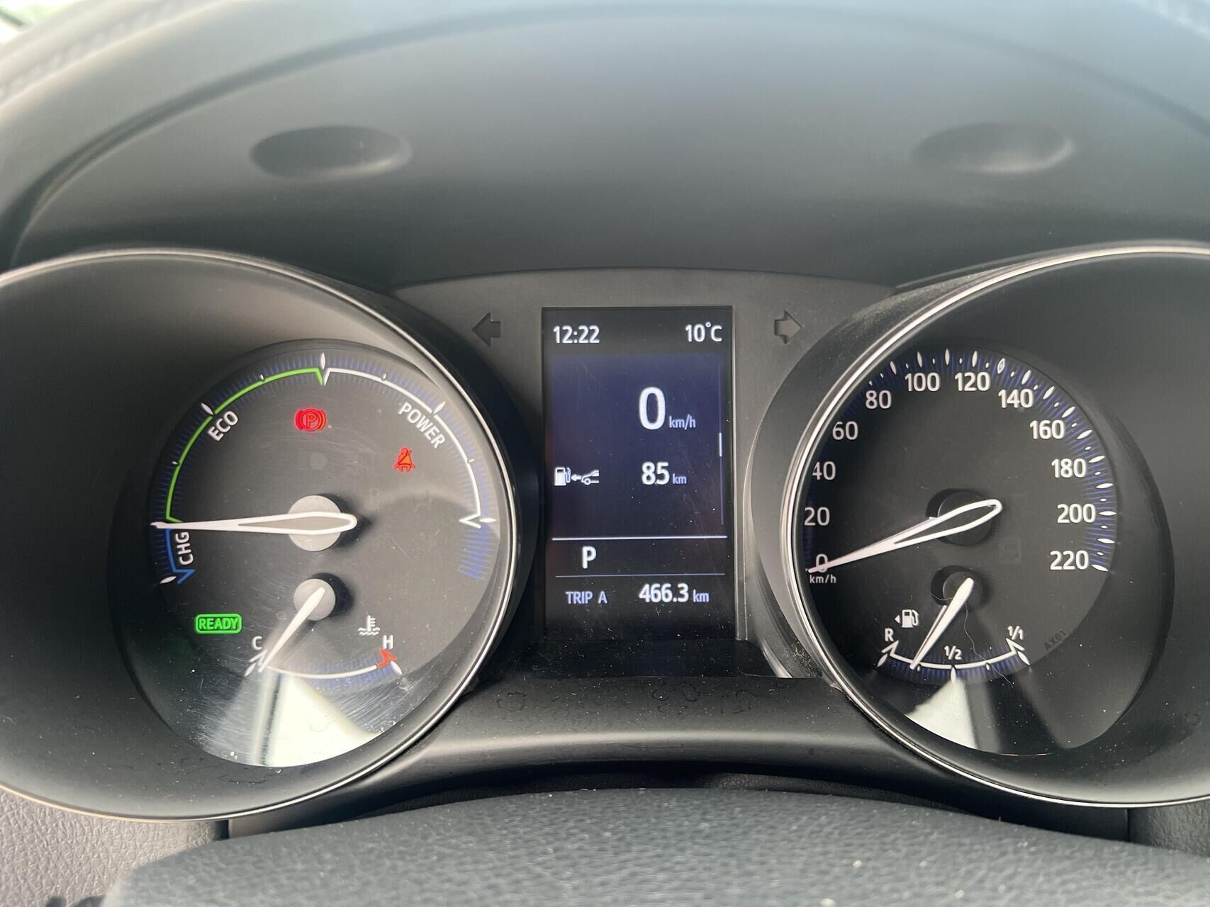 Rød Toyota C-HR fra 2019
