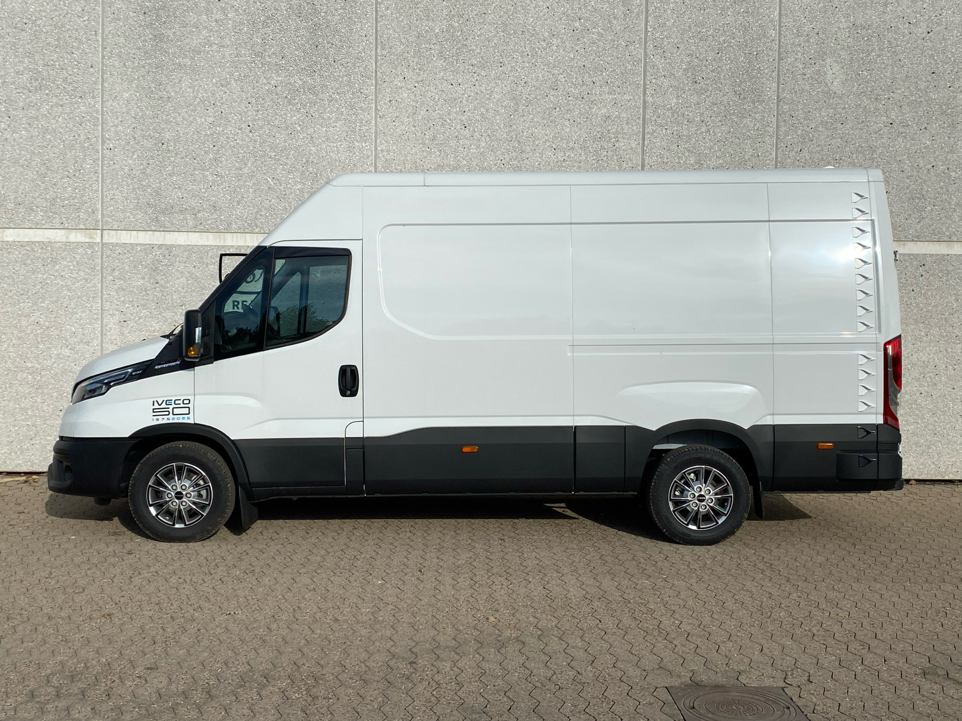 Iveco Daily 3,0 35S18 12m3 D 180HK Van 8g Aut.