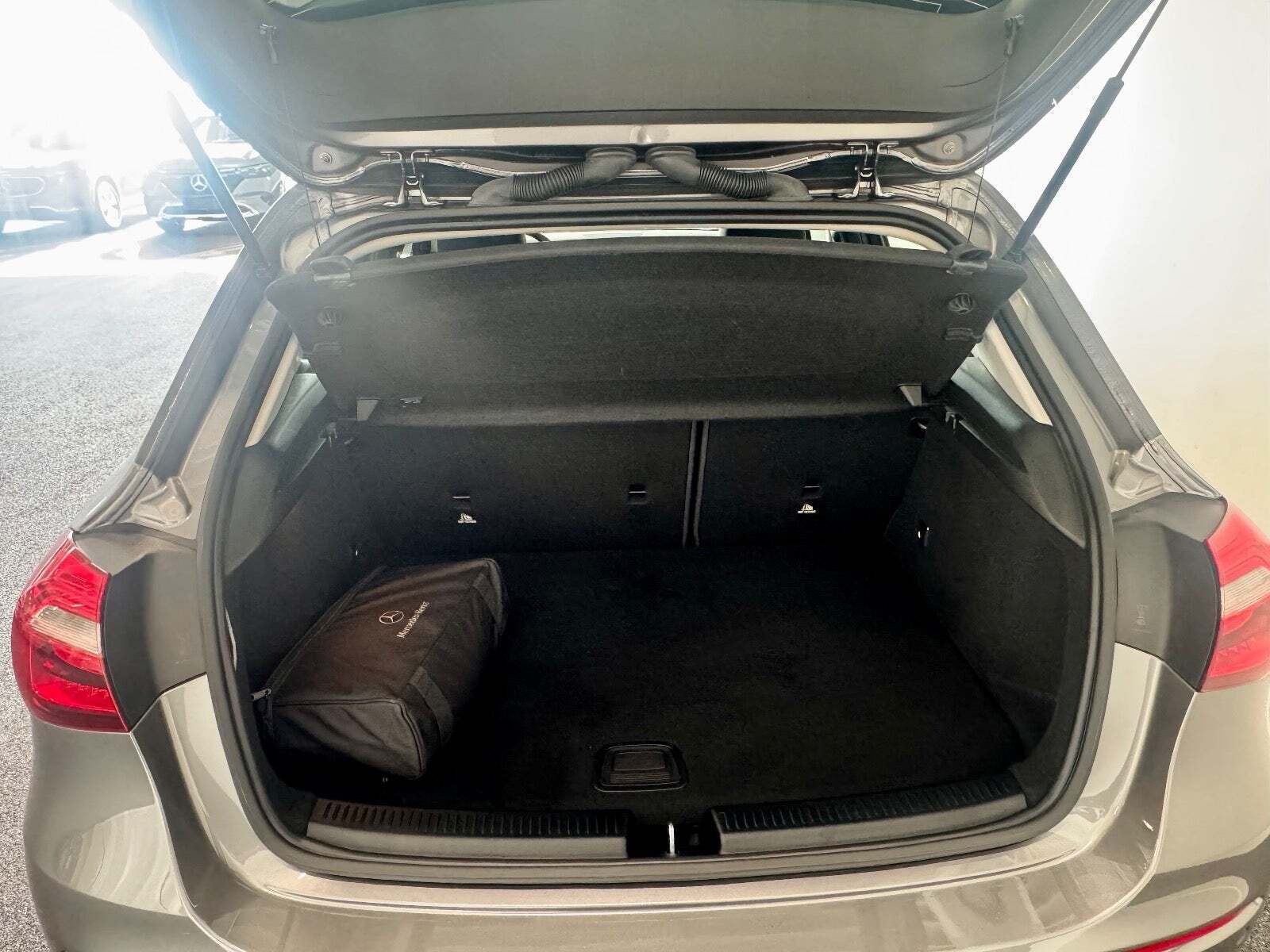 Mercedes A250 e 1,3 Progressive Line aut.