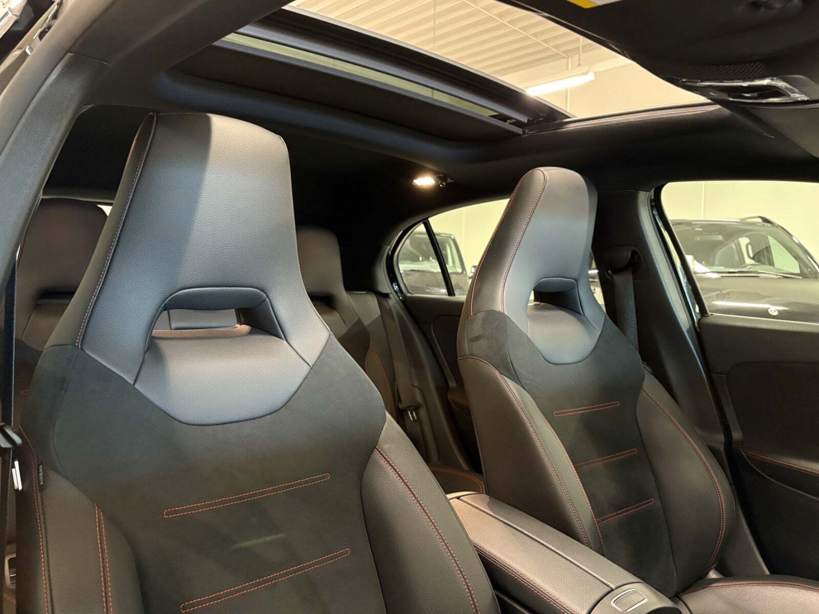 Sort Mercedes A250 e fra 2023