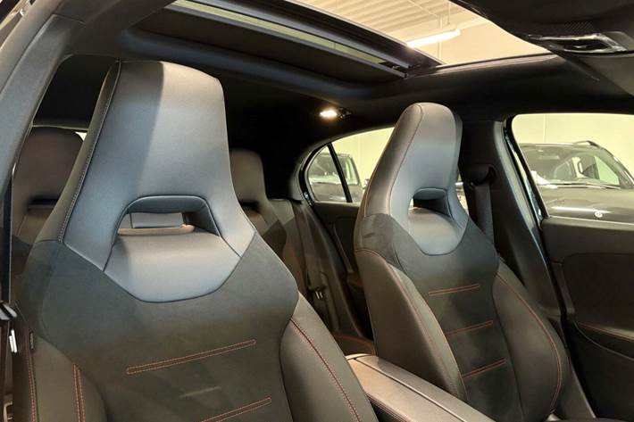 Sort Mercedes A250 e fra 2023