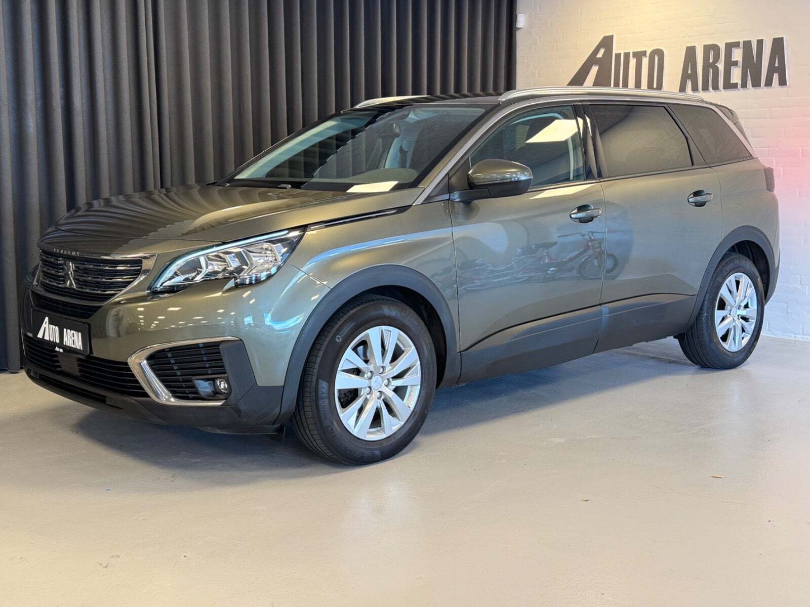 Peugeot 5008 1,6 BlueHDi 120 Allure 7prs