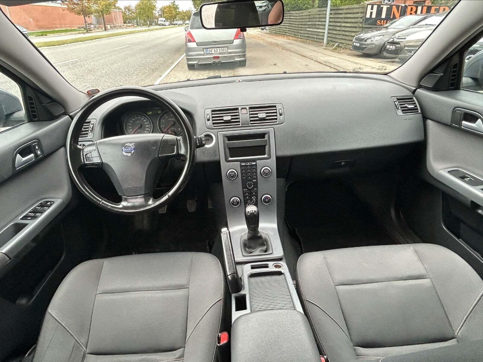 Grå Volvo V50 fra 2010