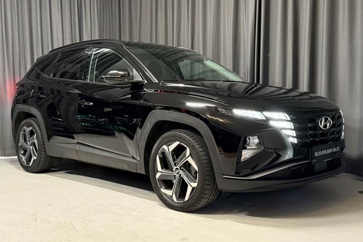 Sort Hyundai Tucson fra 2022 set udefra