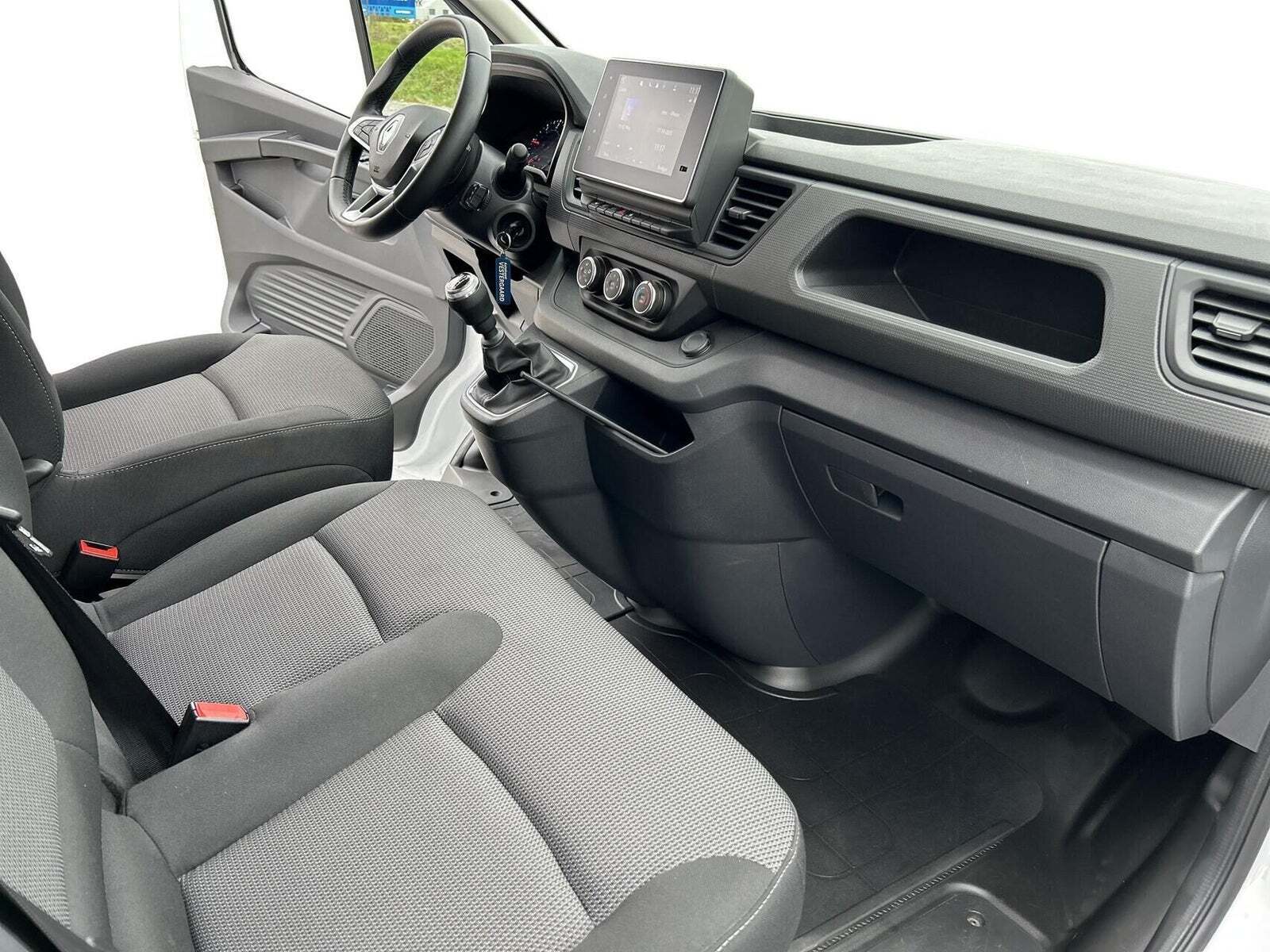 Hvid Renault Trafic fra 2024