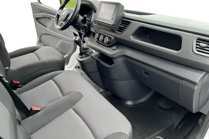 Hvid Renault Trafic fra 2024