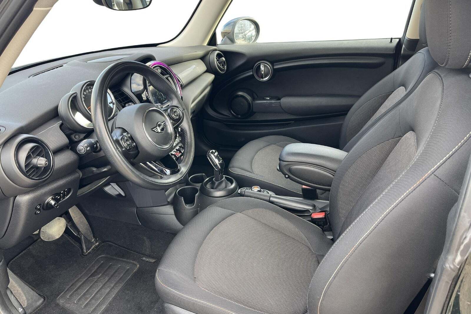 Mini Cooper 1,5 Essential aut.