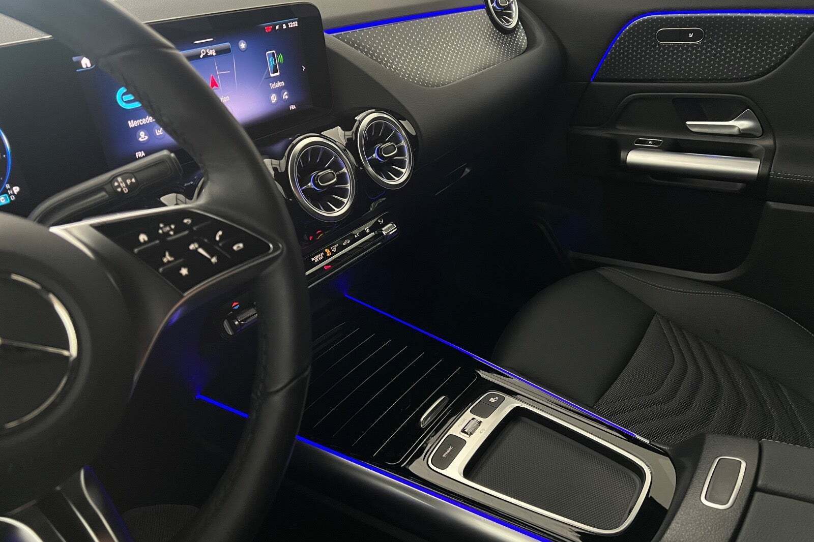 Hvid Mercedes EQA250 fra 2025