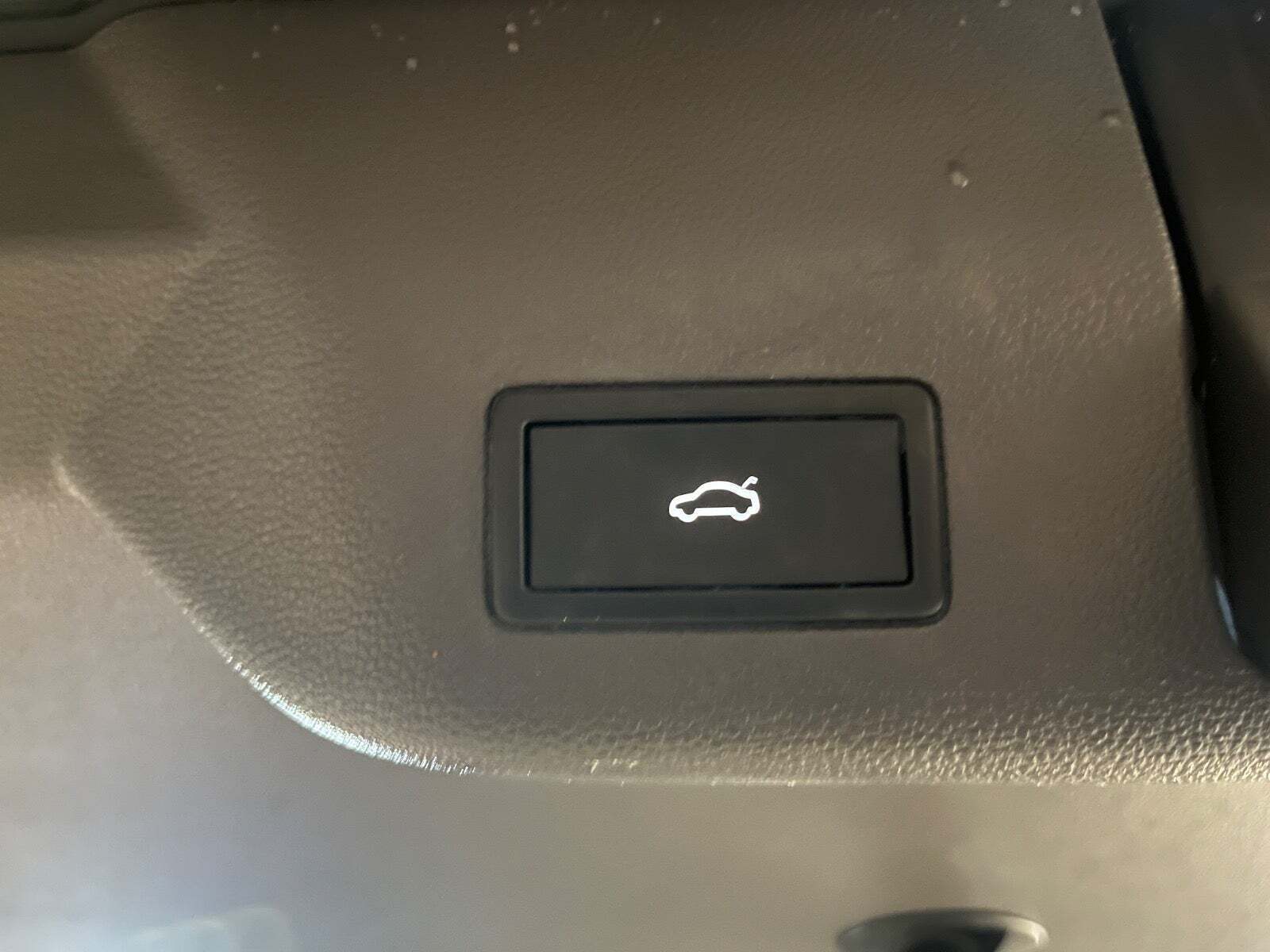 Sølv VW Multivan fra 2023