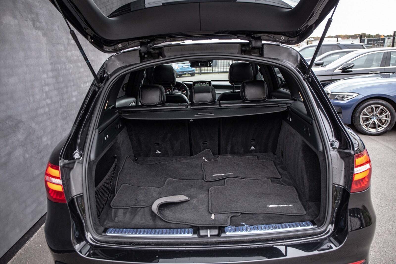 Sort Mercedes GLC63 fra 2018